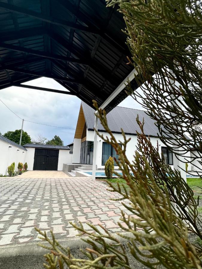 Emirest Barnhouse *